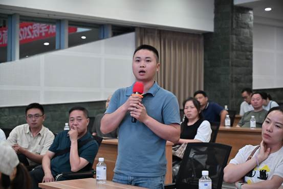 说明:C:\Users\ADMINI~1\AppData\Local\Temp\Rar$DRa0.259\2025级新生家长见面会照片\DSC_2800.JPG